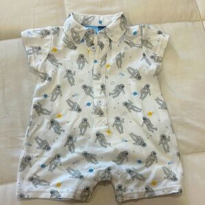 NWOT White Astronaut Print Baby Romper with collar.